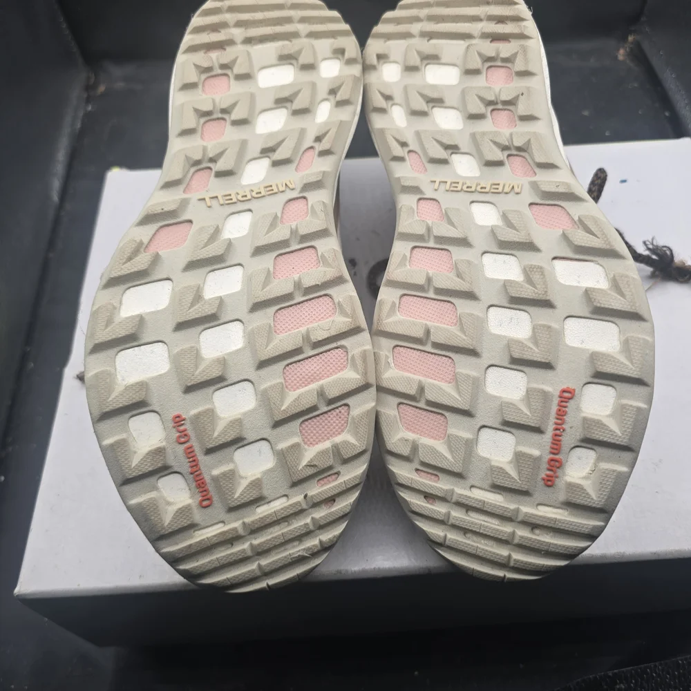 Merrell‎ Cream and Brown Women's Sneakers